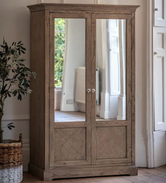 Mustique Wardrobe
